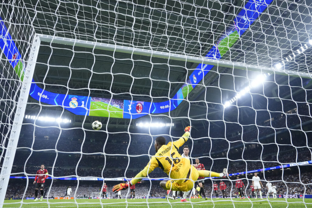 Galleria foto 'Champions League, storica impresa del Milan al Bernabeu: 3-1 sul Real Madrid' - foto 12