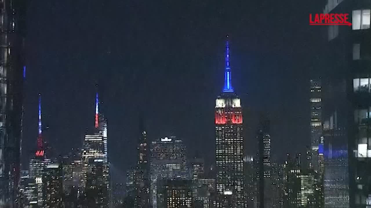 New York, Empire State Building illuminato per le elezioni Usa