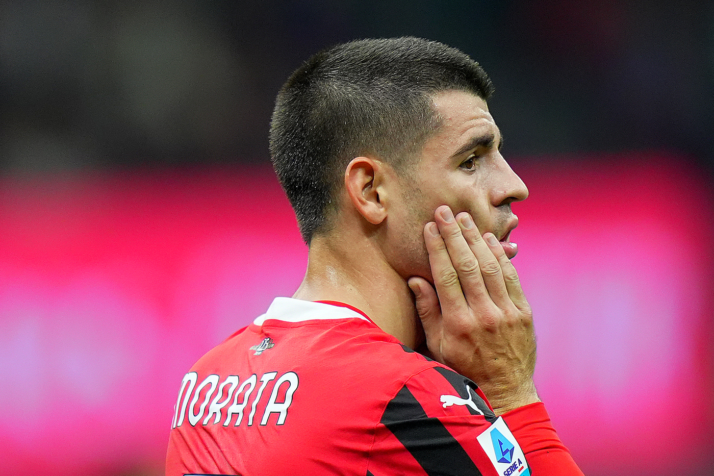 Morata, infortunio in allenamento: salterà Cagliari-Milan per trauma cranico