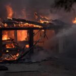 Vasti incendi causati dal vento in California