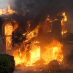 Vasti incendi causati dal vento in California