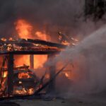 Vasti incendi causati dal vento in California