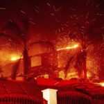 Vasti incendi causati dal vento in California