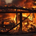 Vasti incendi causati dal vento in California