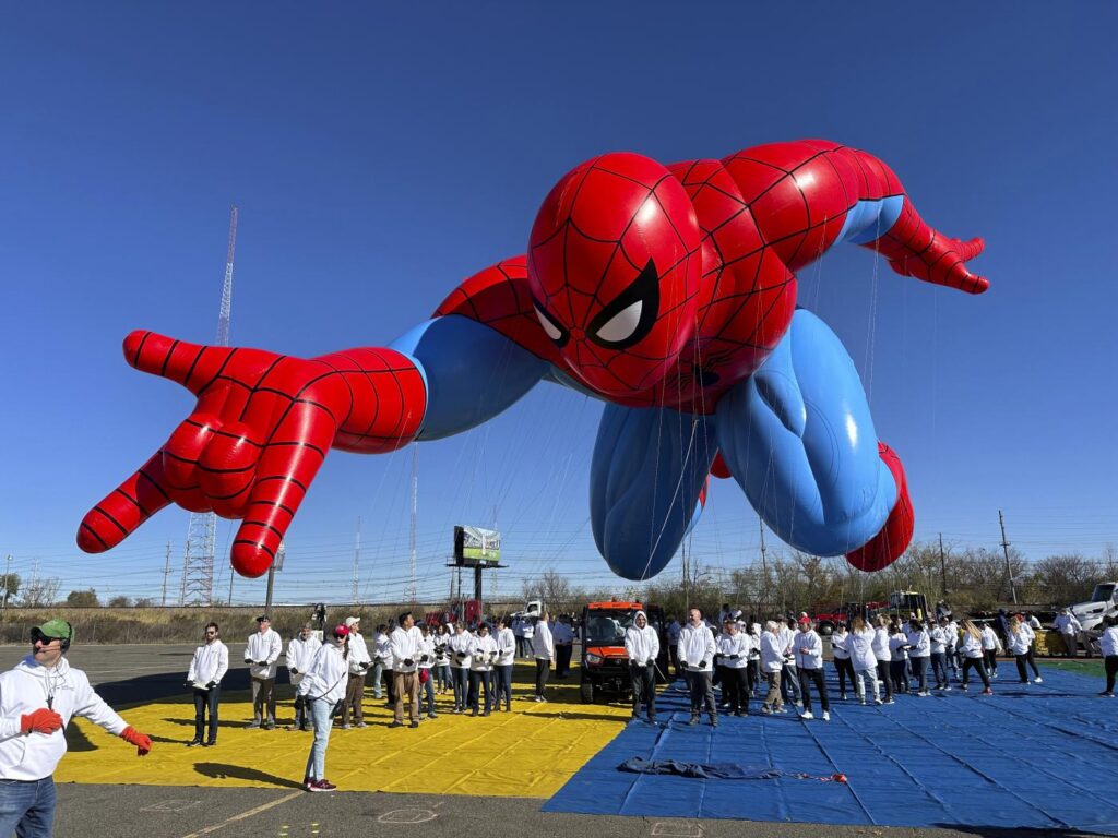 Galleria foto 'Thanksgiving Day, i test di volo dei gonfiabili per la parata di Macy’s a New York' - foto 13