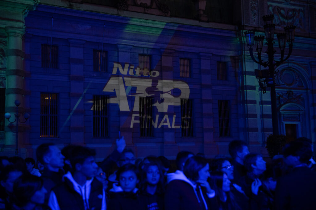Galleria foto 'Torino accoglie i campioni delle ATP Finals: sfilata e autografi in piazza Carlo Alberto' - foto 4