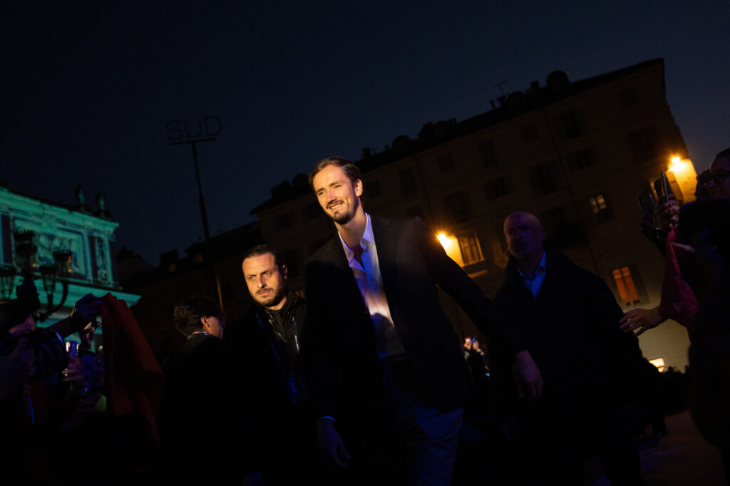 Galleria foto 'Torino accoglie i campioni delle ATP Finals: sfilata e autografi in piazza Carlo Alberto' - foto 16