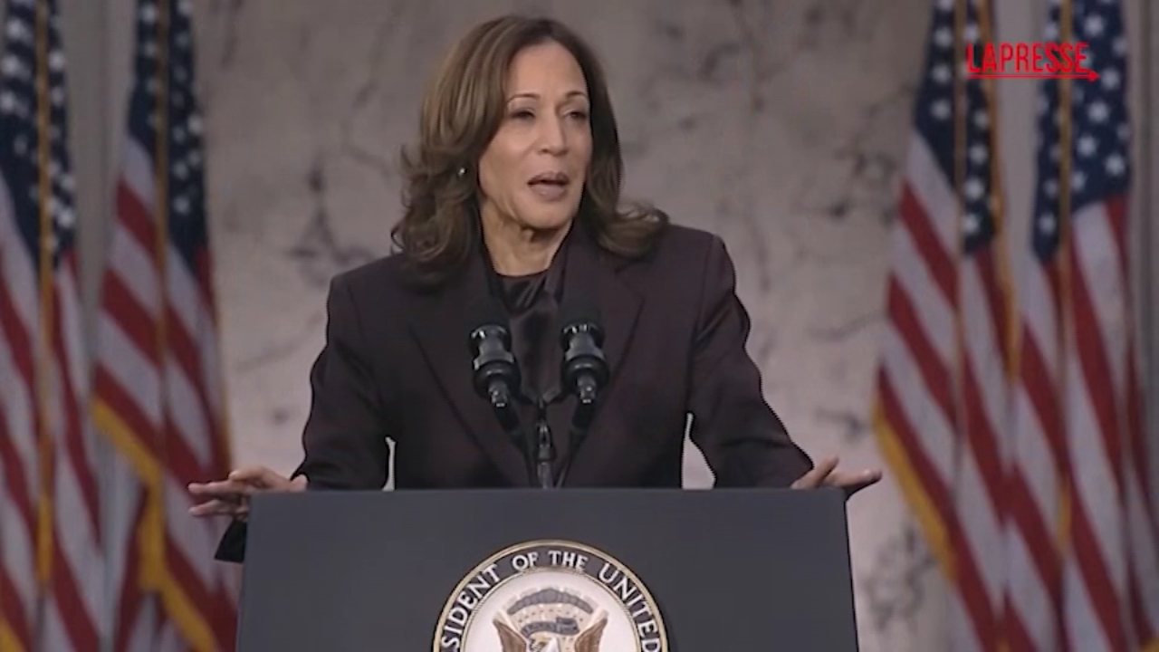 Elezioni Usa, il primo discorso di Kamala Harris: “Orgogliosa della campagna”