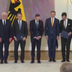 Germania, Steinmeier consegna ai ministri uscenti il certificato di licenziamento