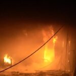 Ucraina, attacchi russi su Kiev nella notte: i video degli incendi negli edifici colpiti