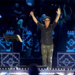 Musica, Samuele Bersani annuncia lo stop al tour: “Devo riposare e curarmi”