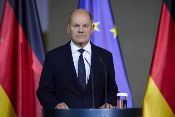 Germania, Cdu chiede voto di fiducia per Scholz entro la prossima settimana