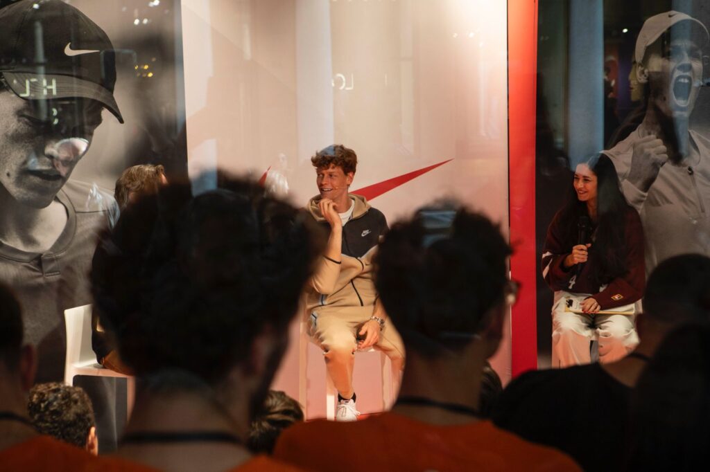 Galleria foto 'Atp, bagno di folla per Jannik Sinner nel centro di Torino' - foto 5