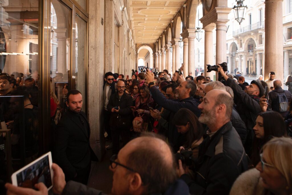 Galleria foto 'Atp, bagno di folla per Jannik Sinner nel centro di Torino' - foto 3