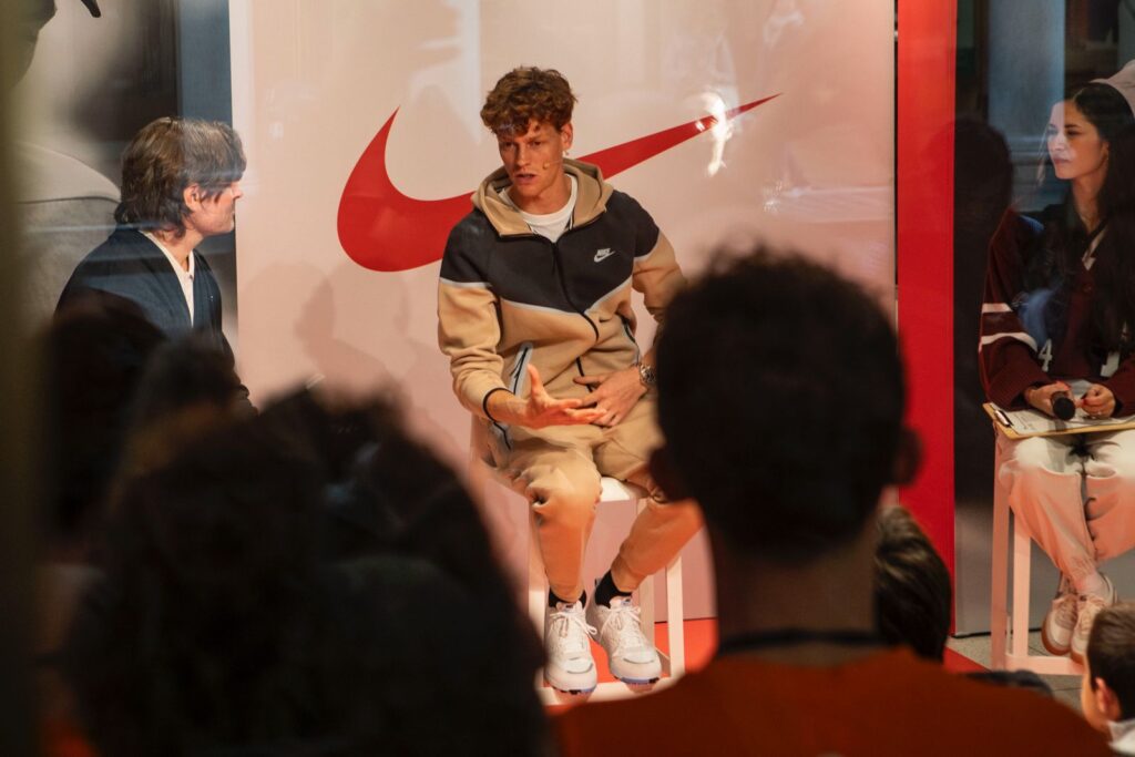 Galleria foto 'Atp, bagno di folla per Jannik Sinner nel centro di Torino' - foto 4