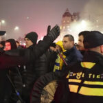 Amsterdam, 10 tifosi Maccabi Tel Aviv feriti in scontri dopo match con l’Ajax