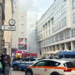 Milano, incendio in Corso Vittorio Emanuele: fumo vicino al Duomo