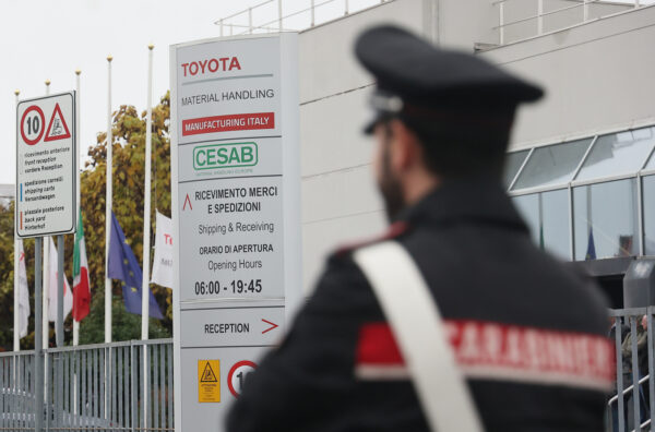 Bologna - esterni ditta Toyota Handling giorno dopo esplosione