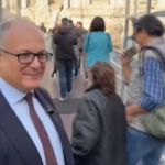 Roma, inaugurata la passerella sulla Fontana di Trevi col sindaco Gualtieri