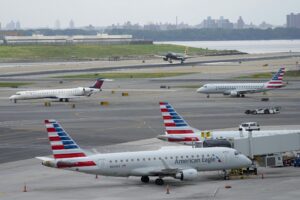 Usa, New York: evacuato l’aeroporto LaGuardia per pacco sospetto