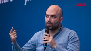 Napoli, Saviano: “Omicidi dimostrano il fallimento completo del modello Caivano”