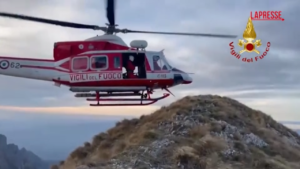 Lucca, il salvataggio di due escursionisti sul monte Pisanino