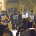 Valencia, scontri dopo la protesta contro il governatore Mazon per la gestione delle inondazioni