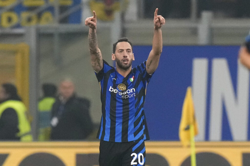 Galleria foto 'Serie A, Inter-Napoli 1-1: Calhanoglu sbaglia un rigore e Conte critica il VAR' - foto 5