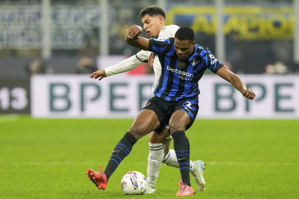 Galleria foto 'Serie A, Inter-Napoli 1-1: Calhanoglu sbaglia un rigore e Conte critica il VAR' - foto 3
