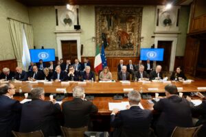 Manovra, Meloni a sindacati: “Possibile intervento Irpef”. Ma Cgil e Uil confermano sciopero