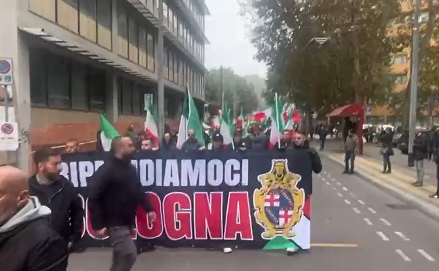 Piantedosi su Bologna: “Stupefatto da dichiarazioni Lepore, grave insinuare regia da Roma” Piantedosi su Bologna: “Stupefatto da dichiarazioni Lepore, grave insinuare regia da Roma”