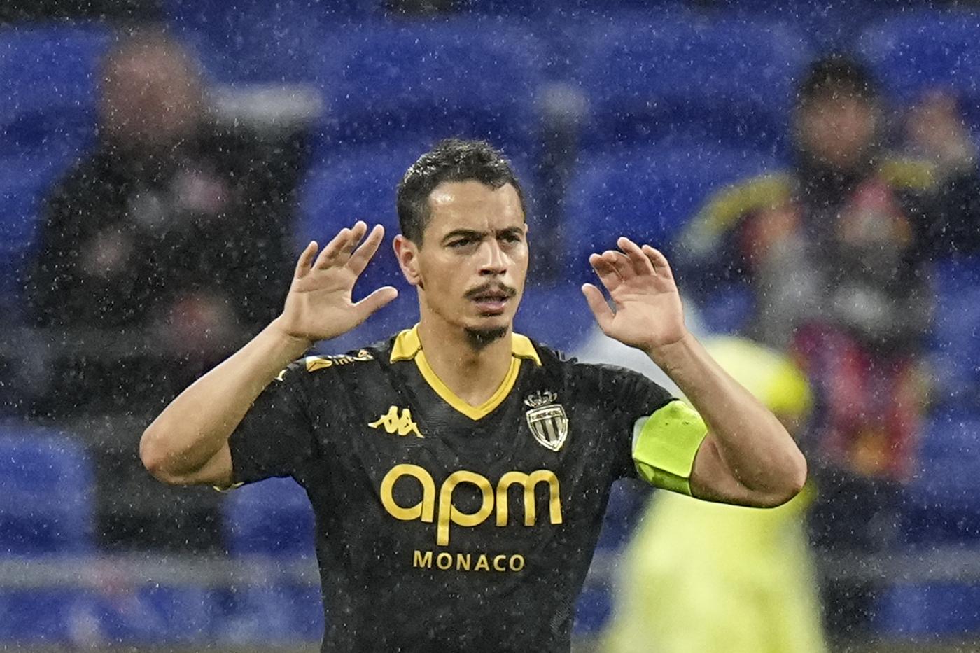 Wissam Ben Yedder, l’ex calciatore condannato a due anni per violenza sessuale