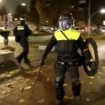 Amsterdam, tensioni e scontri con la polizia
