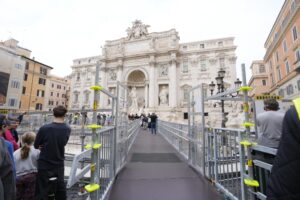 Roma, i commercianti di Fontana di Trevi: “Non siamo contro il contingentamento, ma vogliamo dire la nostra”