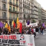 Alluvione Valencia, studenti in piazza a Barcellona contro il governo