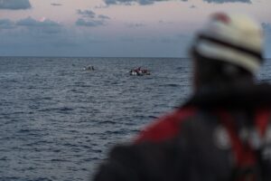 Migranti, Life Support di Emergency salva 49 persone