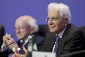 Sergio Mattarella risponde ad Elon Musk sulla questione migranti Albania