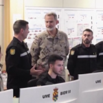 Spagna, re Filippo VI visita le truppe a Valencia