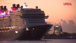 Florida, la nave da crociera Disney Treasure arriva a Port Canaveral