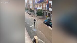 La Dana torna a colpire la Spagna, gravi allagamenti a Malaga: i video sui social