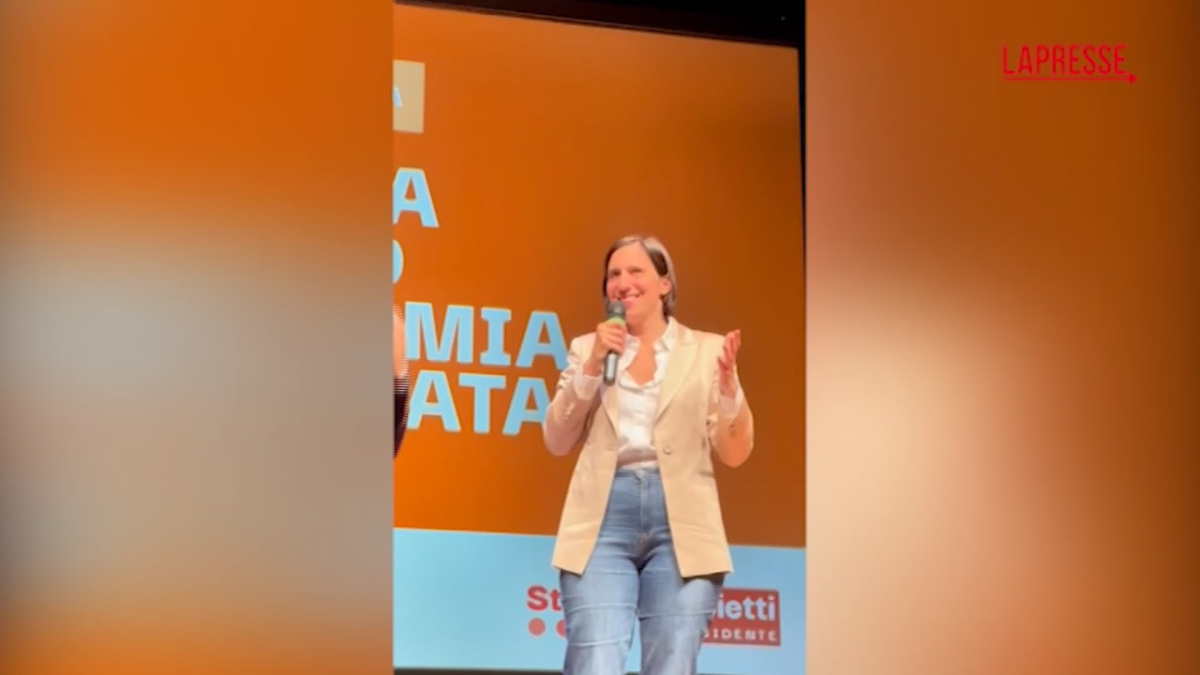 VIDEO Autonomia, Schlein: “Salvini regali Costituzione a Meloni, la leggano insieme” VIDEO Autonomia, Schlein: “Salvini regali Costituzione a Meloni, la leggano insieme”