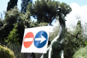 Roma, la sede generale Rai di Viale Mazzini con il cavallo di bronzo dello scultore siciliano Francesco Messina