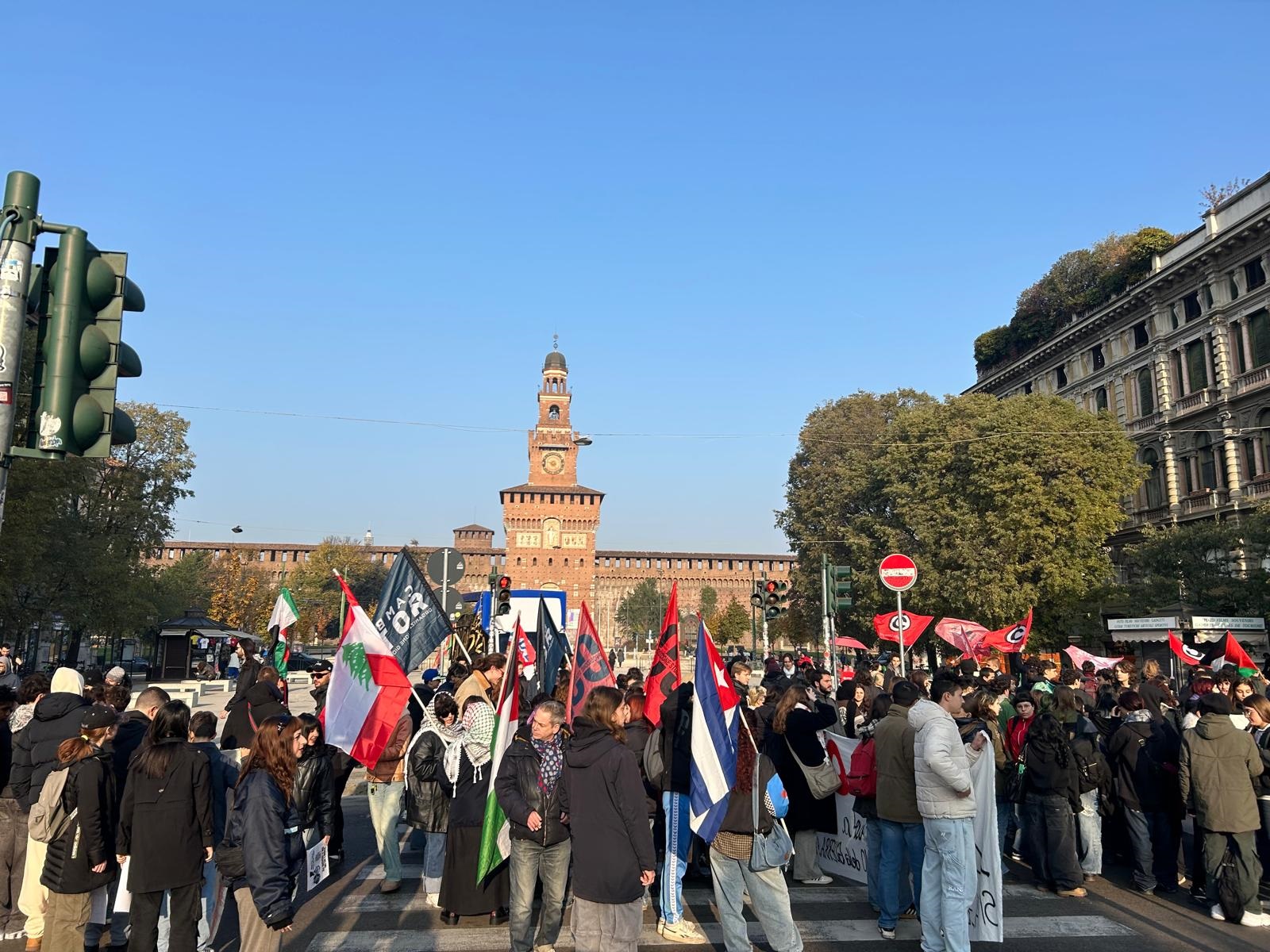 Scuola, al via lo sciopero: studenti in piazza “per istruzione degna e libera”