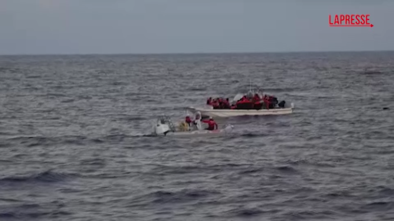 Ancona, domani lo sbarco di 49 naufraghi soccorsi