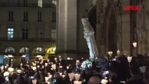 Parigi, la statua della Vergine Maria è tornata a Notre-Dame