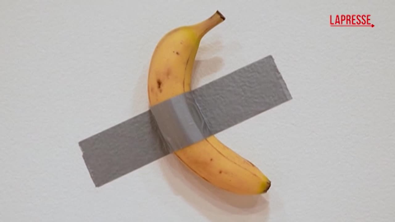 La banana di Cattelan potrebbe essere venduta all’asta per 1 milione di dollari