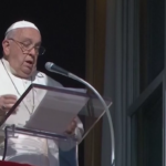 Papa Francesco: “Guerra rende disumani e induce a tollerare crimini inaccettabili”