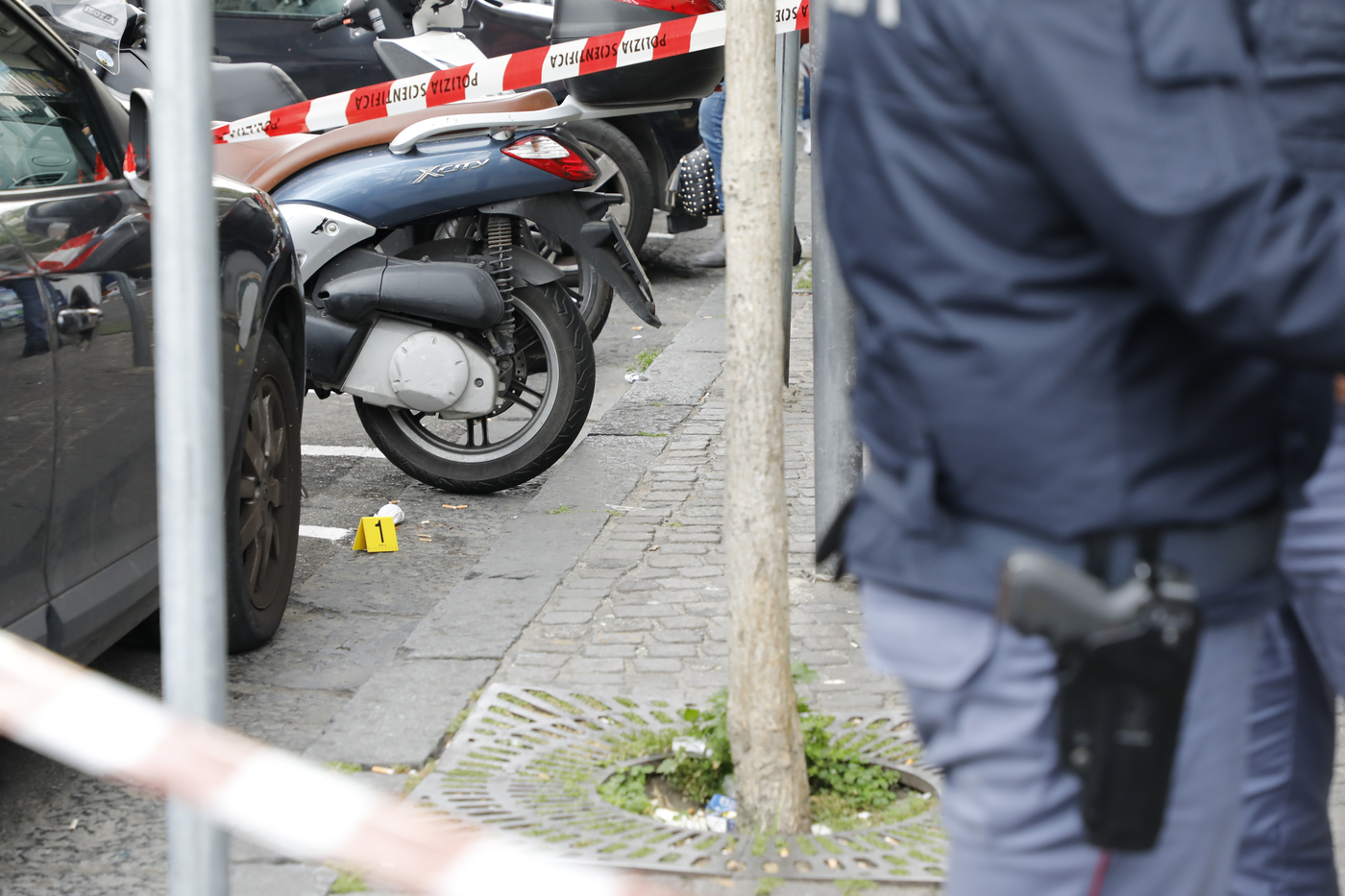 Napoli, 18enne si schianta in moto e muore