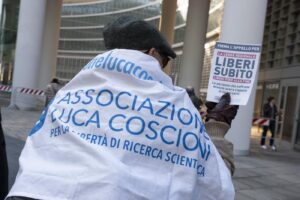 Palazzo Regione Lombardia. Manifestazione Ass. Coscioni Fine Vita.