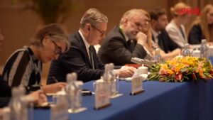 G20, Starmer incontra Xi Jinping: primo colloquio tra Regno Unito e Cina dal 2018
